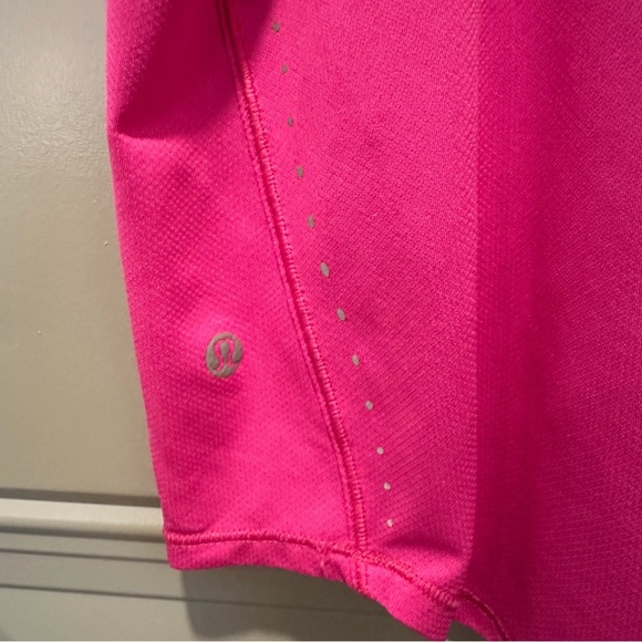 Lululemon Women’s Sculpt Tank Top Hot Pink Size 2 Athletic Workout - Picture 3 of 5